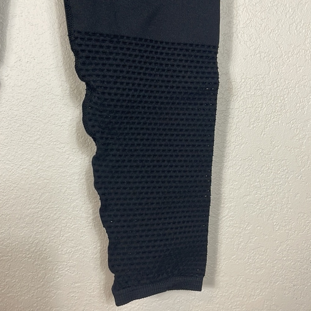 Fabletics Mesh Panel. Lack Compression Leggings S… - image 4